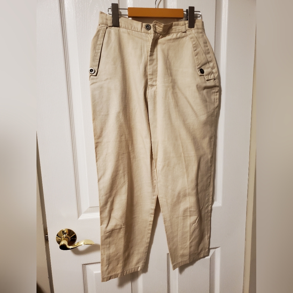 🔴 Tan / Khaki capri pants